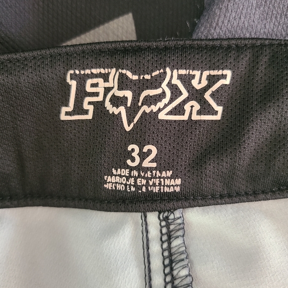 Fox Racing Camo Cargo Shorts Size 32 - Picture 7 of 10